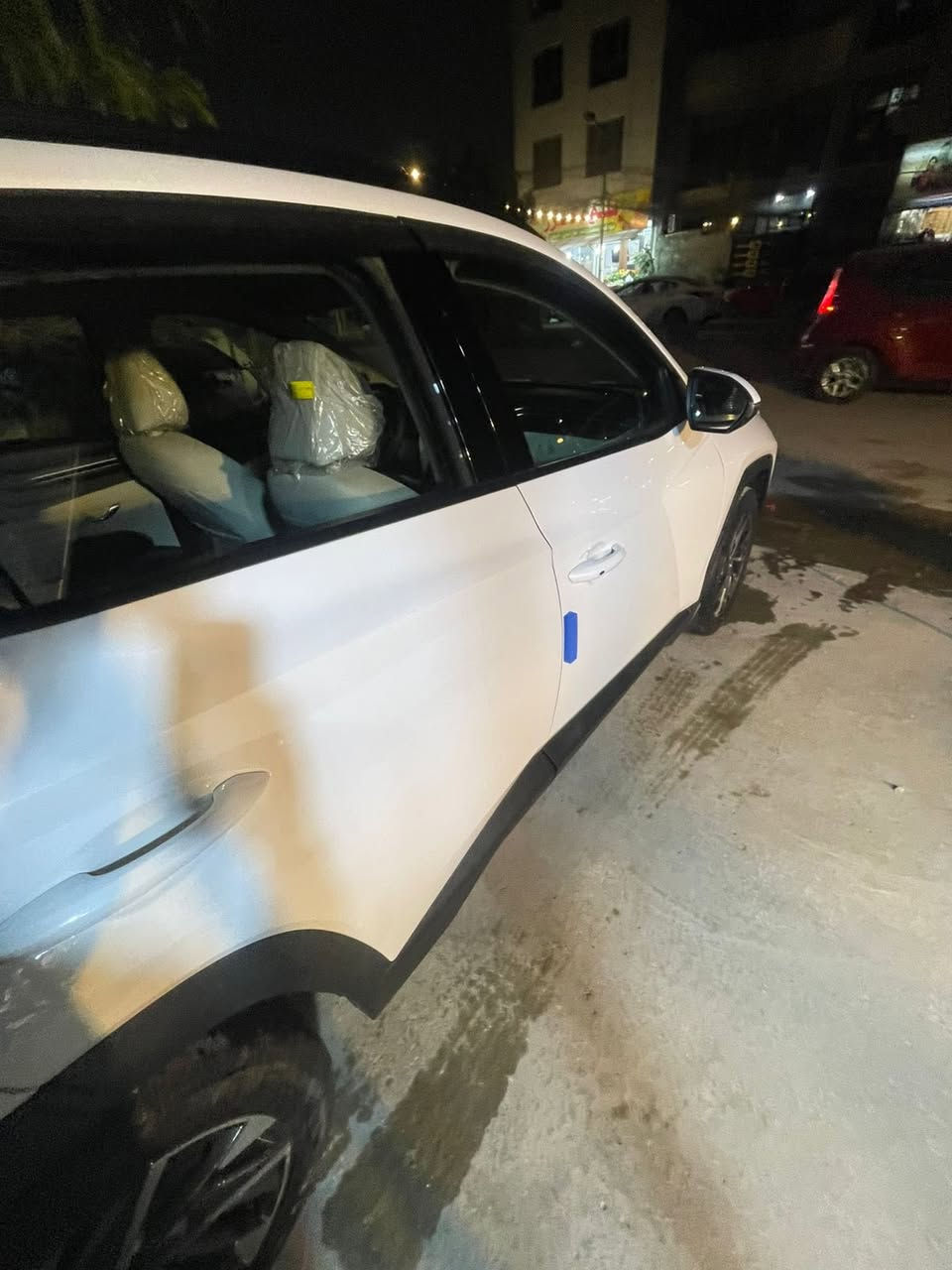 السلام عليكم هونداي توسان موديل 2024 خليجي للبيع رقمها بغداد مشروع وطني بسمي سنويه جديده السياره بعدها عله وضع الشركه  سبيرها منازل السياره ماشيه38 حقيقي محركها 2000 دوش مواصفاتها بصمه تشغيل وبصمه ابواب اناره ترحيب عند الاقتراب من السياره تشغيل عن بعد كشنات كهرباء 3 انضمه قياده تثبيت سرعه تبريد قطعتين شاشه كبيره كامره خلفيه عدسه جبيره حساسات امامي خلفي 5 عدسات لد سايد بريك بصمه وباقي المواصفات المعروفه السياره مكفوله كفاله عامه من الضربه والصبغ والبارد والتبديل   ( بيها  طختين ناعمات وموضح  بالصور )بعدها زيرو عله وضع الشركه وبل واقع بعد احله من الصور 

مكان السياره بغداد الرصافه حي القاهره  سعرها 220وبي مجال  للاستفسار 
***********
***********
