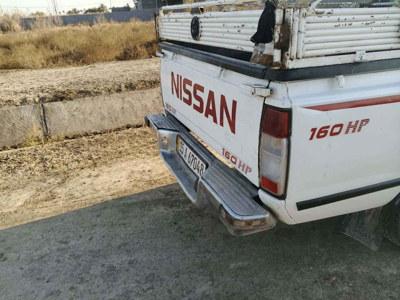 السلام عليكم البيع نيسان موديل 2013سياره مكفوله كفاله عامه ما عذا جاملق الخلفي به صبق لباقي مكفول رقم نبار نكليزي بسمي شخسين سعره 1005مكان سياره النبار لصكلاويه رقم صاحب سياره ***********
