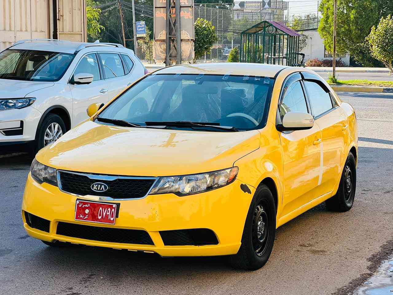 (السعر68 قابل للتفاوض)
السلام عليكم للبيع كيا فورتي موديل2010وارد خليجي بيها باب خلفي مطخوخ بس سياره جديده وجاهزه كير محرك حداده تخم تاير تبريد مانقصها اي شي مصفره هيئه وغرامات مواصفات تحكم ستيرن اشاير بلمري محرك2000دوش سياره ماقصها برغي رقم كربلاء
عنوان السياره كربلاء المقدسة 
للاستفسار اكثر اتصل***********
