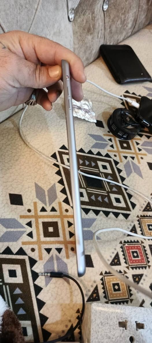 ايباد لبيع أو معارض بتلفون نضيف شراي خاص أو رقمي ***********
