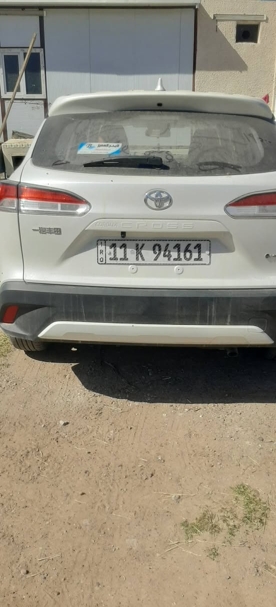 السلام عليكم اخواني جميعا 
كورلا كروز هايبرد  موديل ٢٥ وارد الصين فول مواصفات اربع كاميرات محيطية بلادية مو عمل والجناية يعرفون الأصلي داخل قرميدي كراسي كهرباء السائق والسكن يعني ١/١ بعدها بحالة الوكالة ماشية ٥ آلاف بدون غسل بعدها بأسمي شخصيا رقم بغداد الدولي 
السيارة غير مستخدمة شي بسيط 
السعر ٢٧ مليون و٢٥٠ لأن عندي ظرف وأريد ابيعها وبالخير عالياخذها 
للاتصال ***********
         ***********
