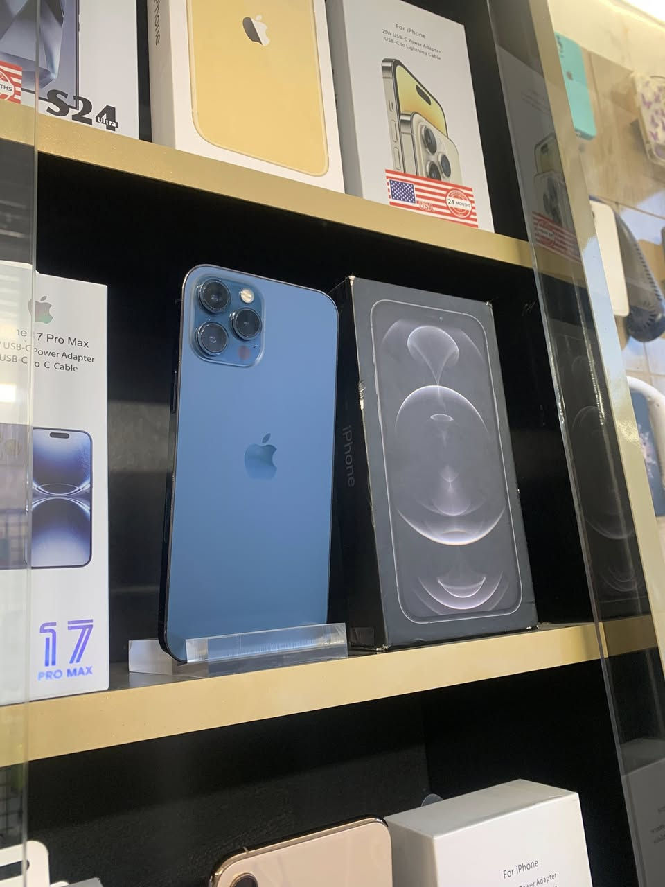 ايفون 12برو ماكس 256دبل سيمكارت مبدل فقط شاشة سعرة 375نوعية اصلية فيس ايدي واكف يرادلة برمجة جهاز مابي اي مشكلة بغداد ***********
