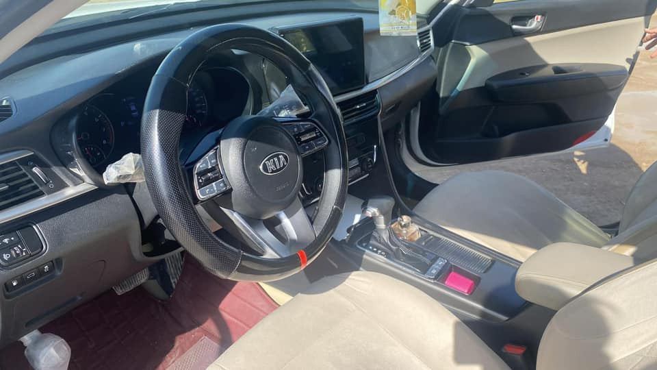 السلام عليكم اوبتيما 2019 خليجي مكفوله 
مكينه 2400 مكينه وكير تبريد حداديه  شرط 
السعر 193 وبيه مجال مكان سياره سماوه

‭0782 509 0102‬
