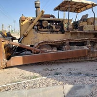 بلدوزر ديت البيع موديل 1982 سعره مناسب اليريد يتصل 07713483508