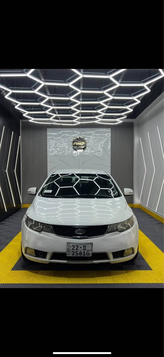 کیا سیراتۆ  kia Cerato   
مۆدیل ٢٠١٢ گیر  رەقەم و سەنەوی نوێیی یەک دینار مەسرەفی تێدا نیە گێر و مەکینەی بەشەر بێ تەقە و رەقە ١ پارچەو پەلەیەکی بۆیاغە  نرخی ٩٤ گەلایە  
ژم*********** كويسينجاك, أربيل
