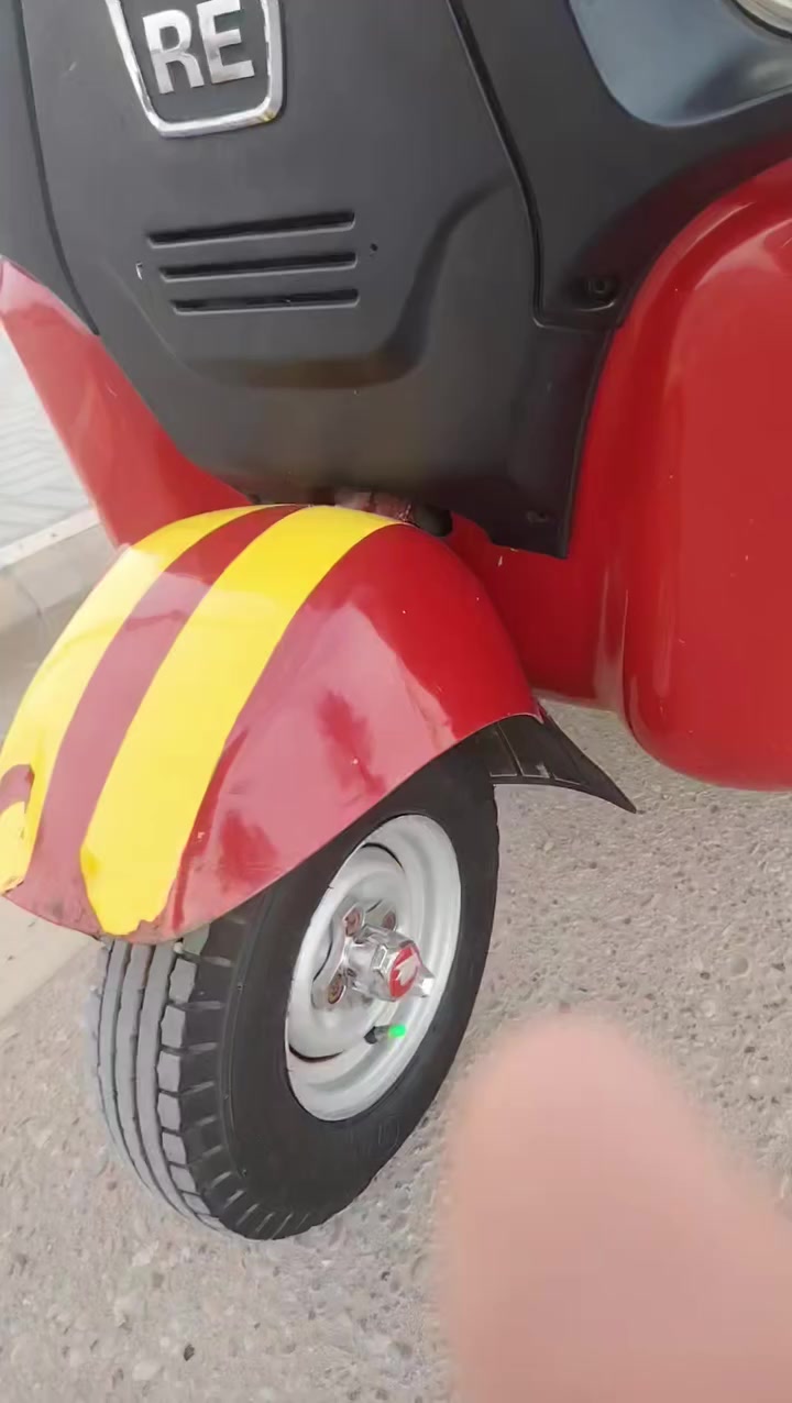 تكتك للبيع 22 مرقم  سنويه  ميسان مشروع وطني رقم كوت  مكينه بستم مبدل فقط كشره مكفوله بيها صدعات قليله  واظحات بل فيديو  شباب تكتك خير من الله مكينه ناعمه كشره حلوه  سعرها 8.600 وبيها مجال  ***********
