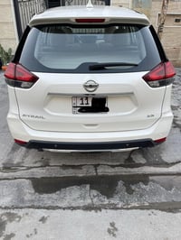 للبيع نيسان اكس تريل لون ابيض خليجي موديل 2019 ماشيه 57 الف مكفوله عده...