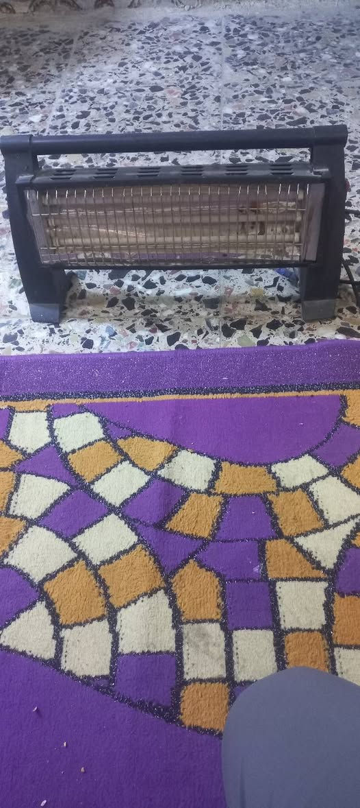 صوبه نفطيه مستعمله للبيع مدينه الصدر سعره 60 وبيه مجال *********** صوبه كهربائية ام خمسه شيشه البيضه سعره20 وبيه مجال صوبه سوده 3شيشه 12 وبيه مجال
