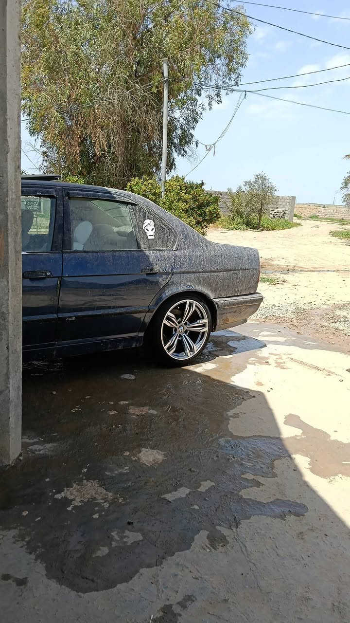 للبيع 525i رقم سليمانيه سياره جاهزه سعر 60مكانها كركوك ***********
