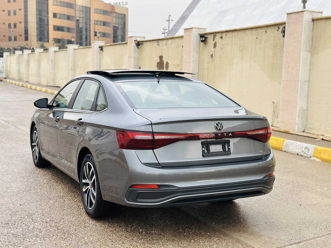 Volkswagen-Jetta:
موديل:2025
مصفات فول :SE
ماشي:15الف ميل 
جملغ وبولند صبغ بدون دواخل 
اربك فقط سكان سيستم
سيارة بدون مصرف جاهز 
رقم كاتي شرط ترقيم 
سعر 148ورقة مجال 
رقم واتساب ***********
مكان سيارة عقرة
