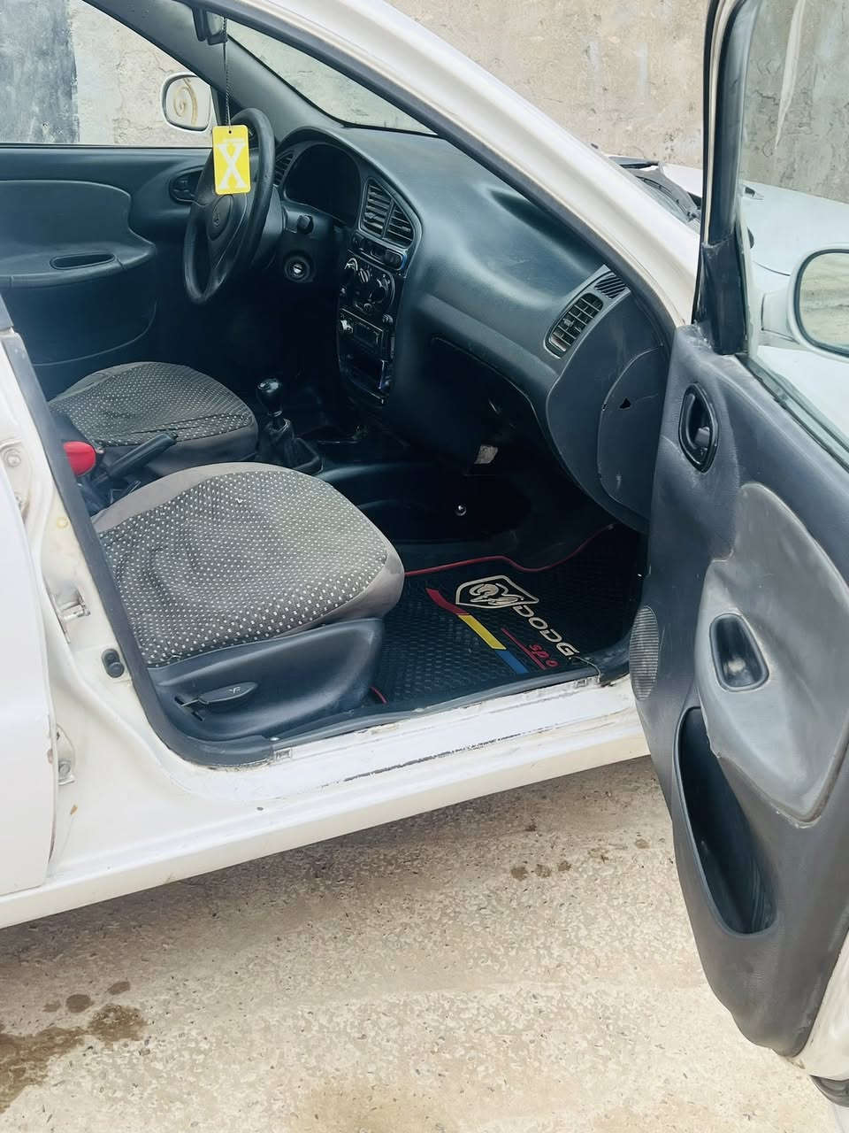 سياره دايو لانوس موديل 1997 مكينه كير شرط بدون ضربه شرط تخم تاير صدر جديد  تدفئه شغاله رقم بغداد دولي شرط تحويل السعر 35 وبيه مجال استفسار على رقم *********** مكان سياره ديالى بعقوبه
