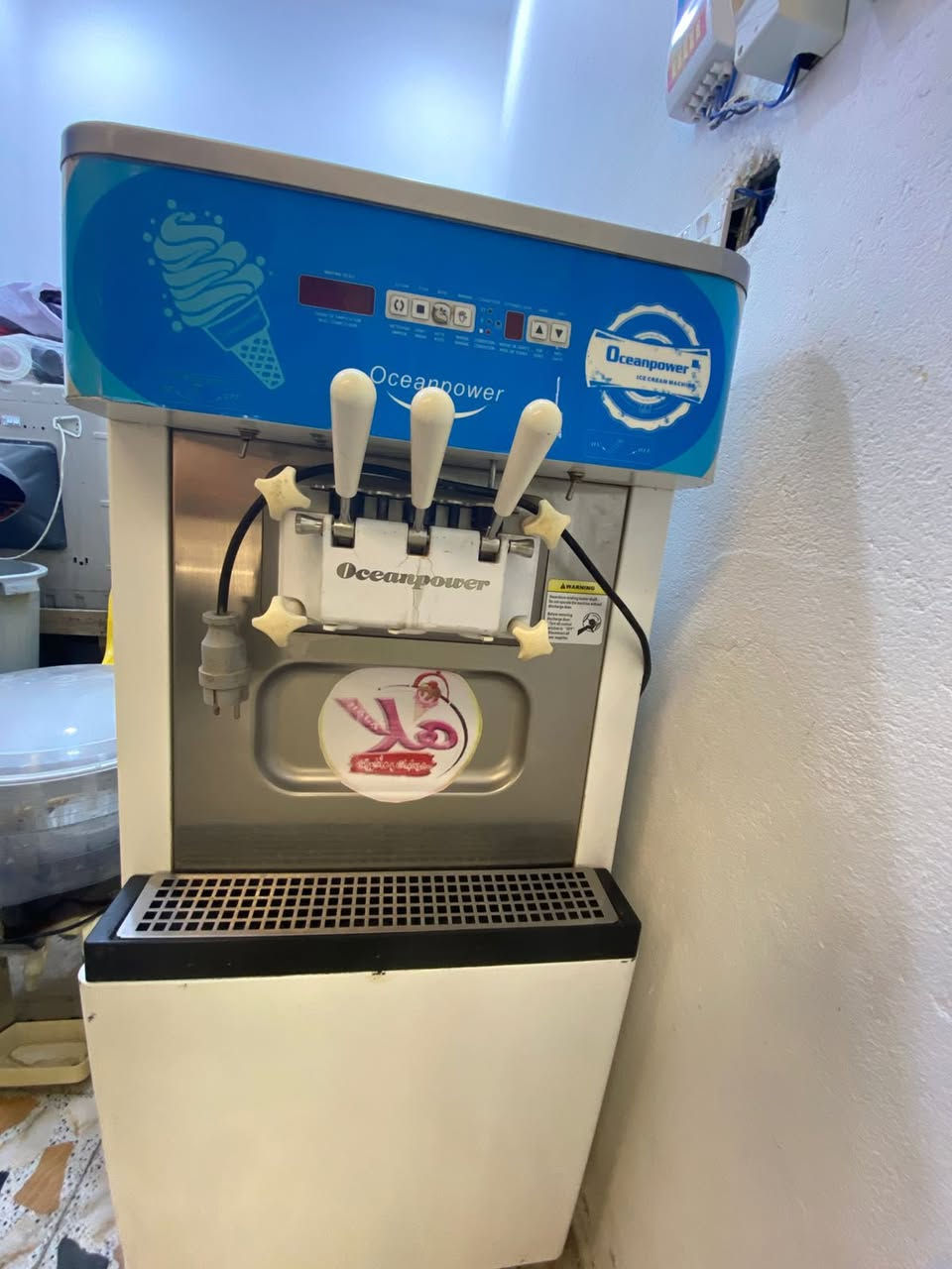 سلام عليكم مكينه نضيفه اخت جديده يوشن باور سنكل فيز مكان ميسان الاستفسار رقم ***********
