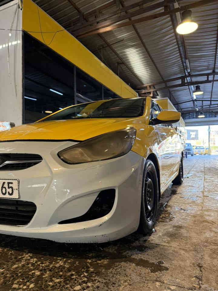 اكسنت موديل ٢٠١٣ 
مكينه ١٦٠٠ جدي اي 
وارد أمريكي 🇺🇸 كلين تايتل كله ليبل واحد مابيه ولا قطعه بس بيه بارد بل باب لي بصف السايق وبعد كلشي مابيه ولا ضربه
سياره مكينه كير تبريد كله كفاله 
بس بيه ملاحضات بسيطه 
سعره ٨٢وبيه مجال 
رقم بيه وتساب ***********
