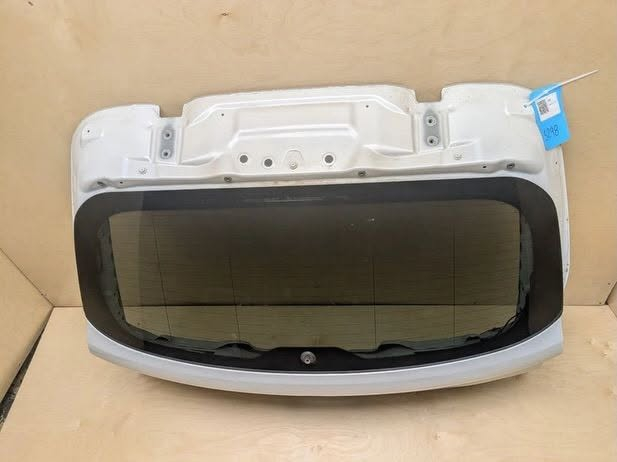 🔔 OEM BMW 19-25 G05 Rear Liftgate Shell 🔔

• Removed From 2021 BMW X5 
• Color Code : A96 (Mineral White)
$1,000


**إذا كنت صاحب هذا الإعلان وتريد حذفه لأي سبب، رجاءا أرسل رسالة إلى الدعم الفني**