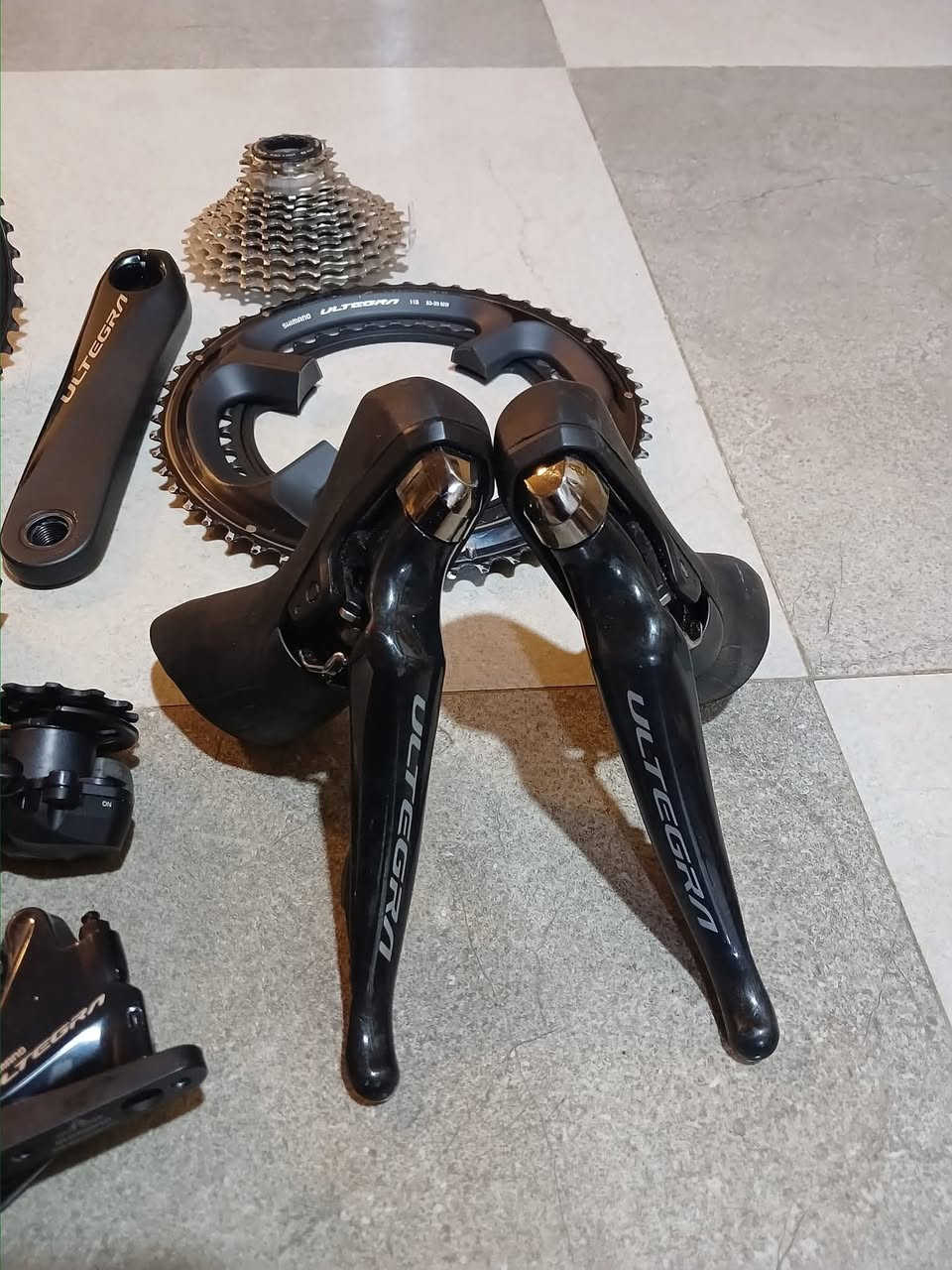 السلام عليكم كباتن يوجد سيت كروب شيمانو ماركة أوتيكرا موديل(8000)
دهن هيدروليك 
مجمع(50×34)أضافه؟ صواني معا السيت(53×39)ذراع 172
دشلي [11×30]
كباتن السيت نضافة/90%
السعر المطلوب[600$]
العنوان البصره الجمهورية{***********}
《تحياتي للجميع 》
