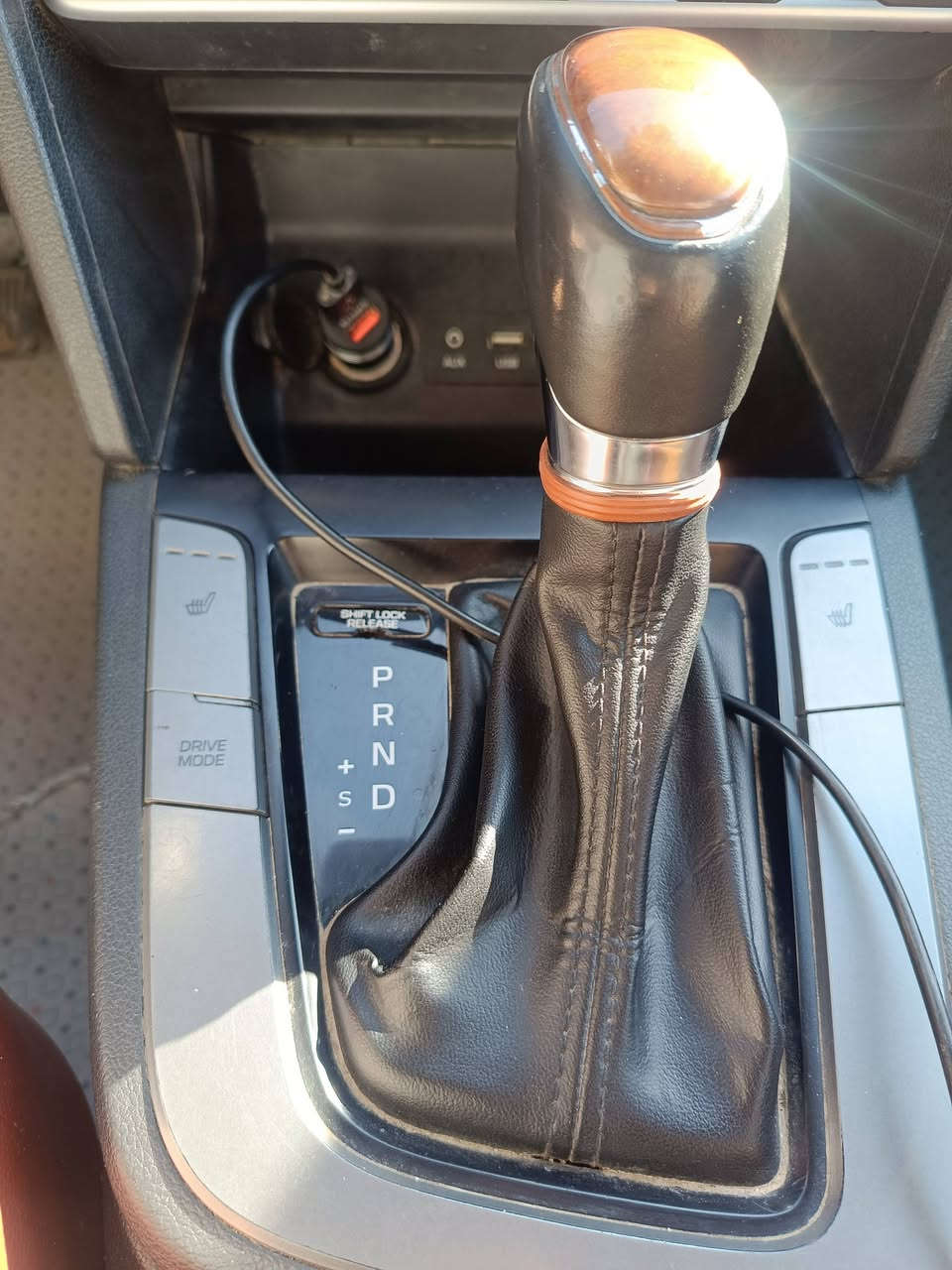 سياره النترا 2019 وارد امريكي حادثها البيند مبدل فقط السياره ليبل واحد
فول موصفات السياره ماشيه 128
محرك 2000 دوش كير ايتي مكفولات من الفتح والصوت والتنقيص 
شادلها منضومة زنون جامه جديده باتري جديد 
تخم تاير جديد مصفره هيئة وغرامات 
رقم بغداد بسمي 
***********
