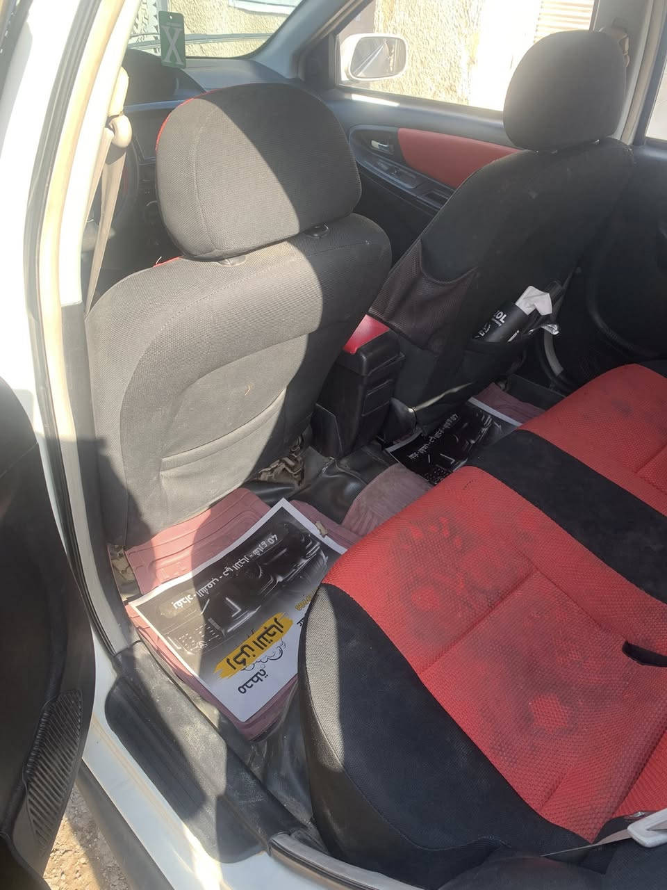 السلام عليكم 
جيلي ام كي للبيع فقط 
باسمي السيارة 
كهربائيات كلها شغالة 
باتري جديد 
صدر نص عمر 
صبغ الجاملغ الايسر والدعامية الخلفية 
والشاصي معدل هيج ماخذها اني السيارة 
نظيفة وحلوة 
السعر 32نهايتها 
الشراي يتصل ***********
