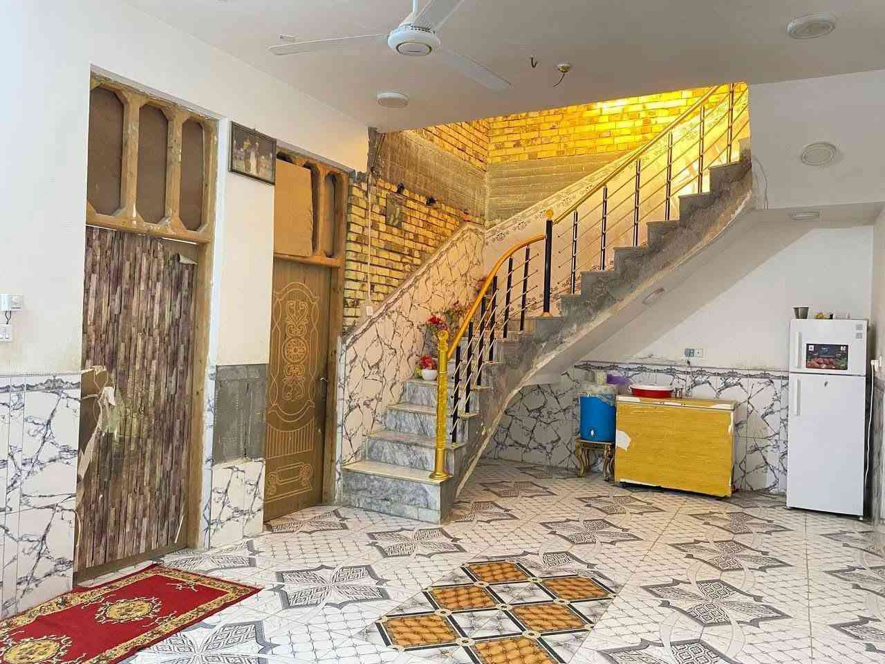 سلام عليكم
بيت طابو طابقين بناء حديث مجاري دفن رصيف 2 متر مدارس تبعد 30 متر المساحه ٢٥٠ م
الطابق الاول يحتوي على 
(استقبال ٨×٤ونص)(صاله٩×٤ونص )(مطبخ٣×٤ونص)(غرفتين /(غرفه الاولى ٦الا ربع ×٤ )(الغرفه الثانيه ٦الاربع ×٤ونص)+محل
الطابق الثاني (غرفتين نفس قياس الطابق الاول .صاله همين نفس قياس طابق الاول 
الموقع حي العسكري الثاني  قرب مدرسه الطائف الجديده للاستفسار الاتصال على ارقام ‭0781 805 1207‬
***********

