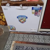 مجمدة نضيفة للبيع للتواصل 07856217057