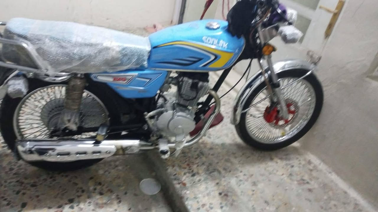 السلام عليكم دراجه للبيع ايراني سونك محرك 125ccدراجه مكفوله من كلشي صالها 4اشهر من شتريها دراجه 4كير السعر 850وبيها مجال الاستفسار اتصال على رقم ***********
