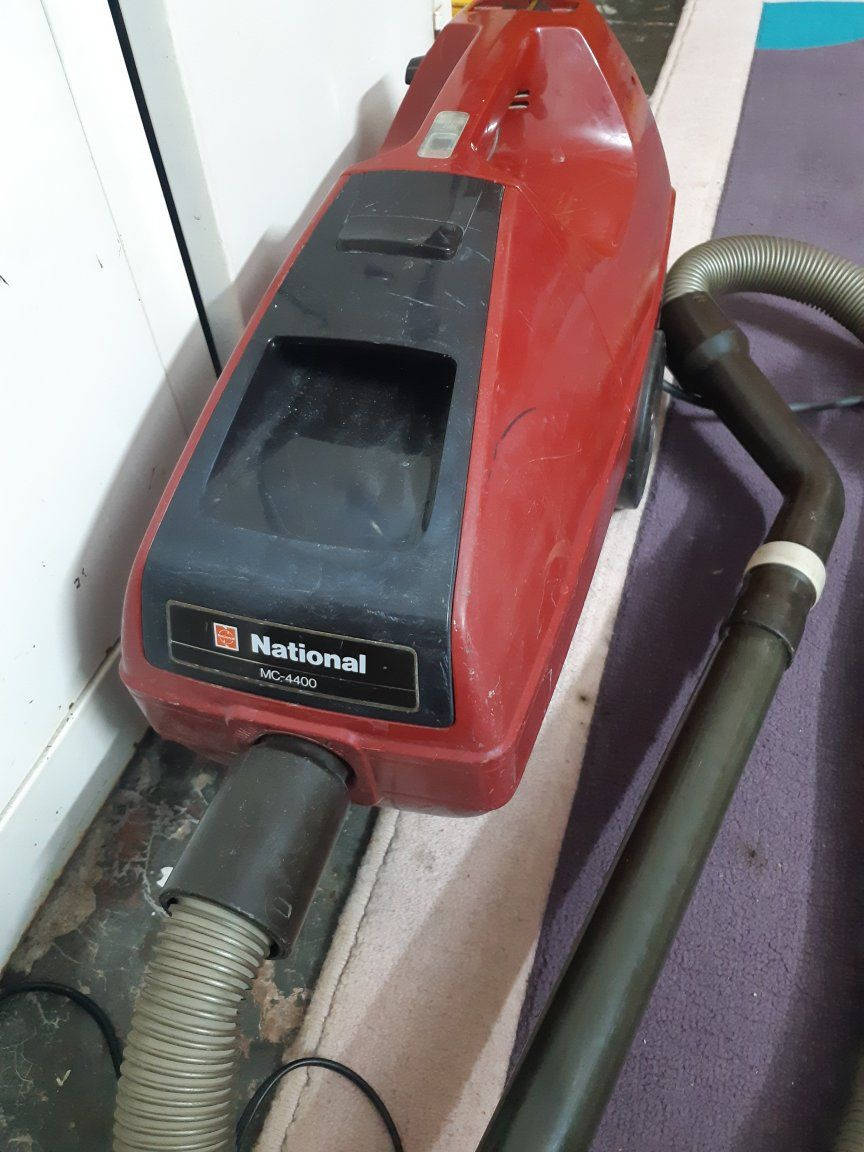 مكنسه نشنأل ياباني نضيف جدا  شرط الفحص أمام المندوب  سعرها ٧٥ توصيل موجود


**إذا كنت صاحب هذا الإعلان وتريد حذفه لأي سبب، رجاءا أرسل رسالة إلى الدعم الفني**