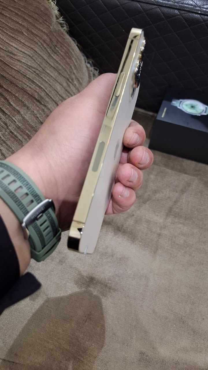 ايفون 13pro max 
جهاز امريكي 
ذاكرة 256
بطارية 84 
لا مفتوح ولا مصلح الجهاز جدآ نضيف شرط ولا خذش 
السعر 750الف 
رقم التواصل :***********
