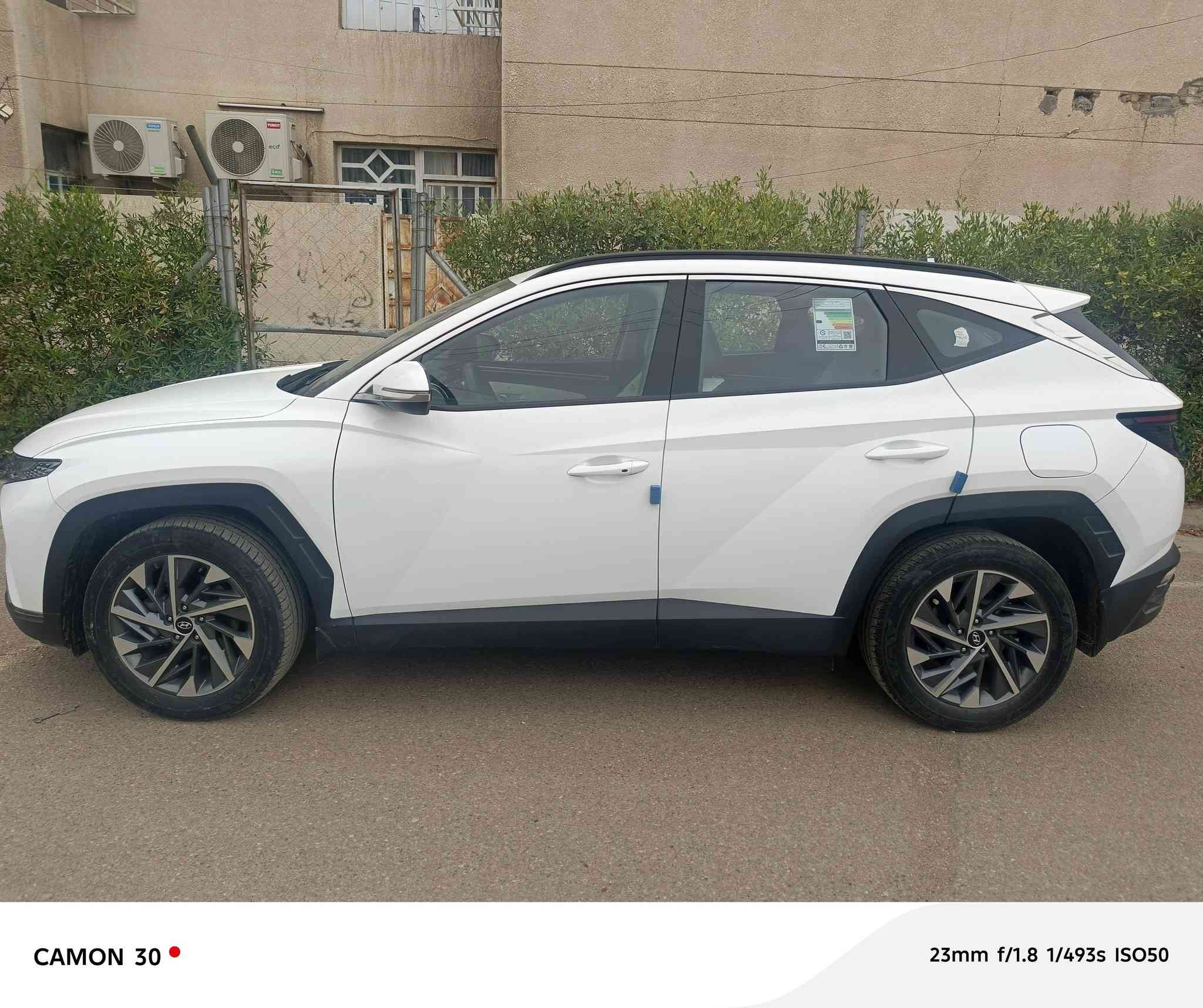 السلام عليكم هونداي خليجي موديل ٢٠٢٣  السياره فول مواصفات عدا البانوراما ماشيه ٤٩٠٠٠ وقابل للزياده مكفوله من الصبغ بيه فقط بارد بقبغ الجنطه موضح بالصور ماشيه  السعر ٢٠٥ وبيه مجال مكان السياره بغداد حي الاعلام ***********
