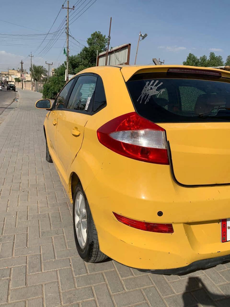 شيري فلاوين موديل 11 
رقم بغداد انكليزي بأسمي سنويه لل 30
شرط التحويل 
مصفره غرامات وهيئه  
السياره جاهزه كامله من كلشي مرتبها ع ايدي 
داخل جلد بيجي 
سنتر لوك تقفيل تصعيد جام عن بعد 
منضومه تبريد كامله جديده ❄
شاشه اصليه من الزيرجاوي  
تخم تاير جديد 
ماصدات جدد 
منضومه لايت زنون عالي ناصي 
حساسات بيبان وحزام ورجوع للخلف 

السياره عوزها بس صدر فقط 

السعر 28
مكاني البياع _ التراث _ قرب تقاطع درويش 
***********

