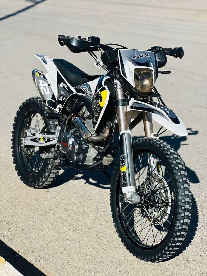 سلام عليكم دراجه قفاز سي ار اكس 2024  كفاله من كلشي وما بيها نقص برغي ماشيه 500 حته الف بعدها ماواصله علا وضع الشركه السعر مليون و450 المكان مدينة الصدر ام الكبر والغزلان استفسار ***********
