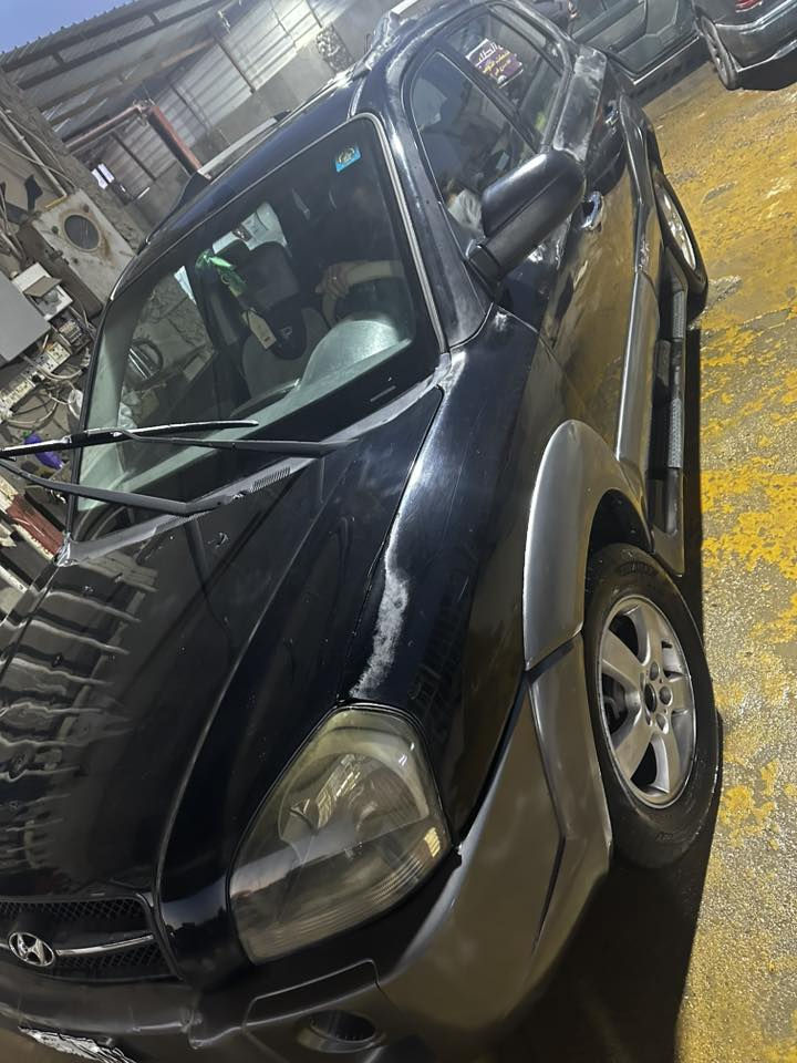 توكسان ٢٠٠٨ رقم بغداد الجديد بيها جهت السايق جارده مصبوغة بالسابق وبيهانقص شغلات بصيطه يرادلهن تبديل مكان السياره الحله سعرها ٩٠ ورقه وبيها مجال بصيط للاستفسار   ***********
