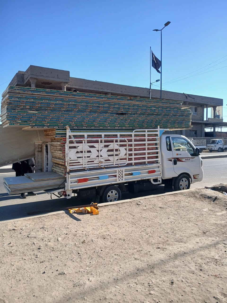 ابيع واشتري كافه انواع الحديد المستعمل واشتري أنواع السندويج ويوجد السنوديج جديد سعار جملة رقمي ***********

