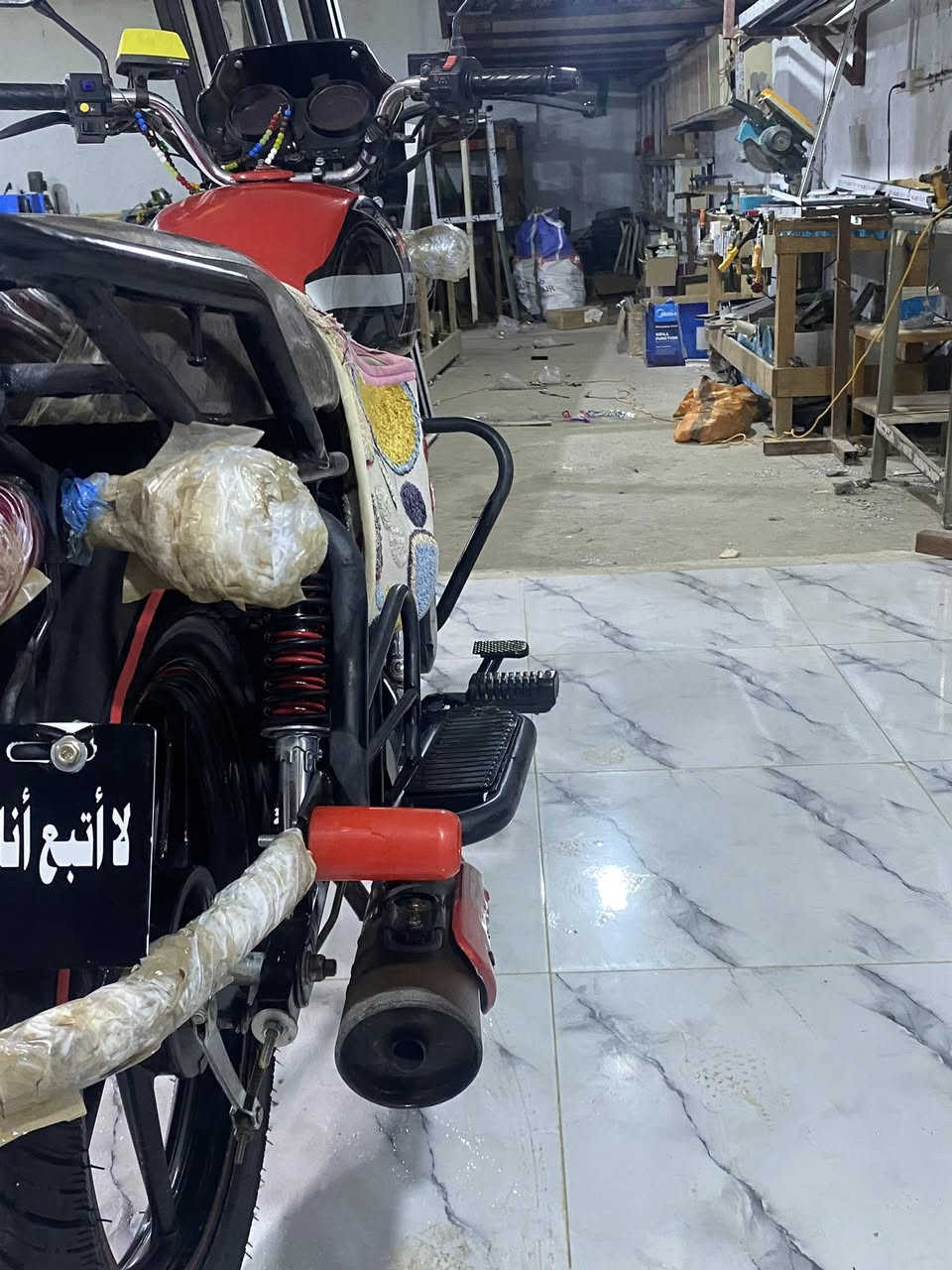 السلام عليكم دايوان موديل 25 مكينة 200  أوراق سحب ماشي بس شي قليل كهربائيات مفوله دراجة مكفولة للاستفسار ***********
