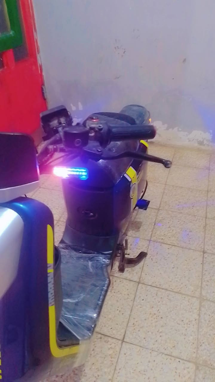 شحن ار ٧ دراجه فول الفول بس يحتاجله ترتيب بسيط رباعيه اشاير لايت عالي ناصي بصمه والدراجه اقره بصوره البطاريات يمته ماخذيهم ٢٠٢٦ يعني انسه شي اسمه بطاريات بيه شلعه وسريعه دراجه فقط مدكر المامي وكسر بصفاحي فقط والباقي جديد اقره عدل المشور وعلق حبي مكانه شط العرب تنومه سعرها ٣٥٠ وبيه مجال قليل كلش


**إذا كنت صاحب هذا الإعلان وتريد حذفه لأي سبب، رجاءا أرسل رسالة إلى الدعم الفني**