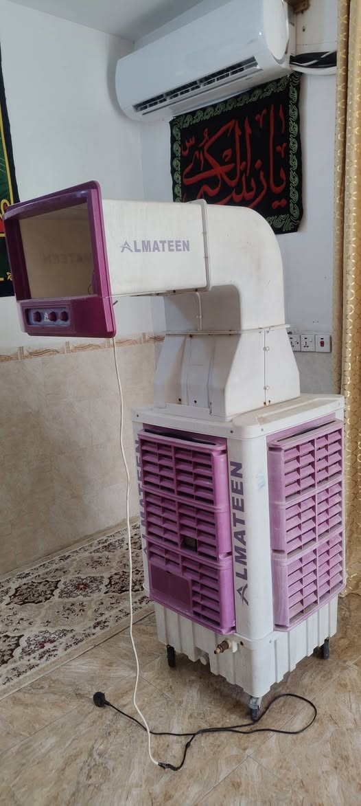 سلام عليكم مبرده حجم كبير نضيفه عل فحص بس الي يوزع الهوه مكسور شغاله كاملع ليف 3سرع سعرها 170 مكاني الشعب رقم ***********
