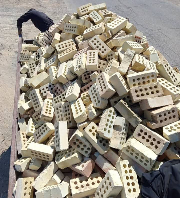 السلام عليكم دبل طابوك نصه كسر قليل سعره مناسب توصيل داخل بغداد ***********
