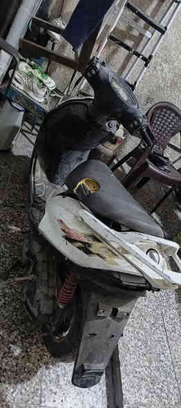 سلام عليكم دراجه متركه للبيع امانه الله تشتغل بس بلك وبانزين غراض كلها كامله سعرها 100 وبيها مجال ***********
