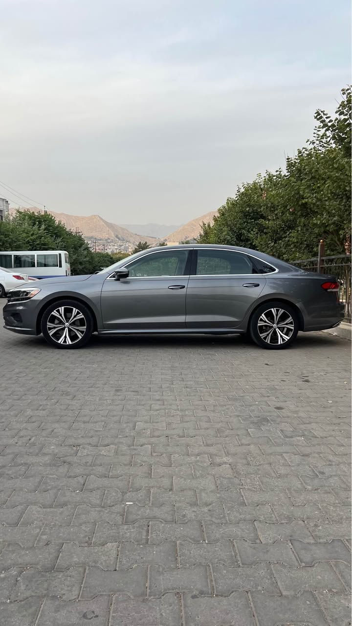 پاسات 2022 SE
فول موصفات
به صمه 
شغال
سلايت
تحديد سرعة 
كوشن جلد
كوشن هيتر
تبريد مركزي
لايت ليد
ويل بيلادي شريكه
صندوق ذكي يفتح عند يقرب الي
كار بلي
مكينىة 2.0 Turbo
مكينه شرط مو مفتوح كير شرط
برشوت سليمة
بدون صبغ

56000 مایل ماشية
سعر 17500$ و بها شوي مجال
رقم *********** دهوك, العراق
