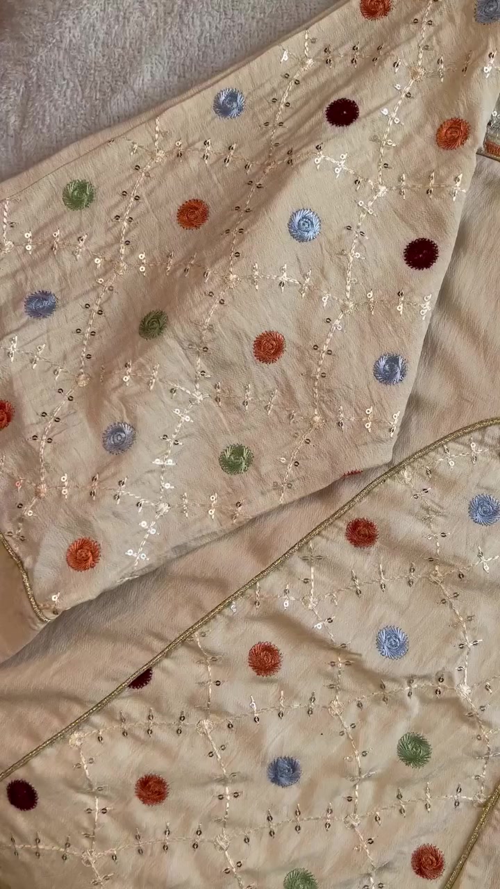 السلام عليكم بنات متوفر كلابية رمضانية بسعر مناسب جداً 💕 جديد مو بالة صناعة اماراتية 🌸 متوفرة ب 4 الوان وتلبس احجام عادية و خاصة وحوامل


**إذا كنت صاحب هذا الإعلان وتريد حذفه لأي سبب، رجاءا أرسل رسالة إلى الدعم الفني**