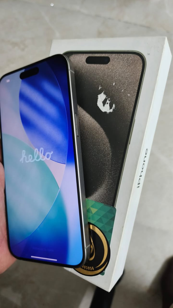 آيفون 15 برو ماكس ..شرق اوسط
جهاز مكفول ما مفتوح نهائياً جديد بمعنى الكلمه ..وتر بروف 

بطاريه 85% ..ذاكرة 512 

كارتون الاصلي وياه 

السعر 1150 وبي مجال 

***********5

ملاحظة الجهاز ذاكرته 512 مو 256
