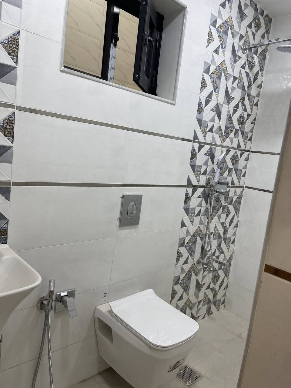 السلام عليكم
مشتمل المساحة 80 م الواجهة 4 م النزال 20 م 

📍حي البنوك قرب سوق الميثاق

بناء درجة اولى 2025
يحتوي على ( صالة + مطبخ + حولي + خدمات + غرفة نوم )
الطابق الثاني( غرفتين نوم + خدمات)   

 للأستفسار  :
 *********** :📞
     
او زيارة موقع المكتب :

(                الهدف للعقار                      )

حي البنوك -شارع الكنيسة بأتجاه جسر البنوك مجاور مكوى ريحانة
