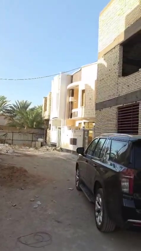 يعلن مكتب الامير للعقار في محافظة كربلاء شارع ابو طالب 
بيت 🏠 🏡 للبيع مساحه ١٣٠ متر  ١٣ × ١٠ متر // طابقين فوووول ٦ غرف نوم + استقبال + مطبخ + ٣ حمامات 
واجهة ملكية 
العنوان/  كربلاء المقدسة/ / شارع ابو طالب مقابل حي الشرطة/  
بناء طابوك جمهوري 
منظومة كاميرات مراقبة 
خدمات كامله/ / كهرباء / ماء / مجاري / شوارع ٦متر 
يصلح دار سكن او حسينيه للزوار 
يبعد عن حرم الامام الحسين ع السلام ٣كم وعن طريق الزوار والمشاية ٢٠٠ متر 
طابو زراعي سند ٢٥ إقرار بأسم المشتري مباشر 
للاستفسار الاتصال/  *********** 
السعر /  ١٨٥  مليون 
يتوفر لدينا بيوت للبيع بأسعار مناسبة جدا بمختلف المساحات والأماكن 
#كربلاء_مدينة_العشق_والعاشقين
