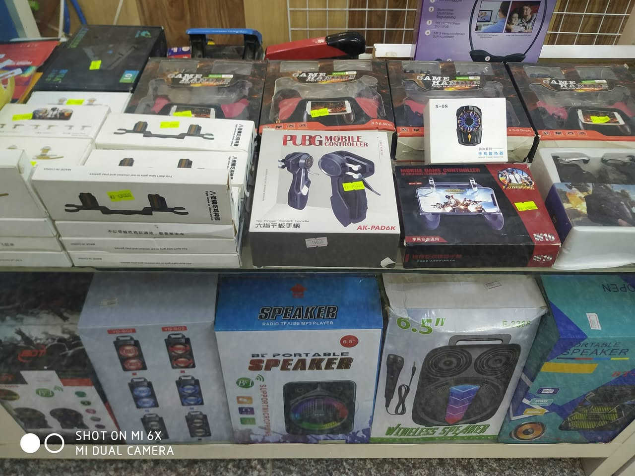 محل موبايلات متكامل للبيع
محل في حي التحدي على الشارع العام الواصل الى محطة الغاضرية
محل متكامل ومجهز بالاثاث والمواد واللوازم الخاصة بالموبايلات مع بعض الموبايلات المستعملة والجديدة واجهزة اخرى مثل الراوترات والستلايتات و وغيرها من الاجهزة والاكسسوارات الاخرى الخاصة بالموبايلات مع اجهزة بيع رصيد وطابعات ملونة عدد 3 وجهاز كبس هويات وسبلت وثلاجة وقطع اعلانات للمحل عدد 5 وفاترينات عرض المنيوم وميز وعدة صيانة مع اجهزة متكاملة وبوردات خشبية مع هوكات تعليق الاكسسوارات
المحل يعمل وشغال وزبائنه بكثرة والحمد لله يعني تفتح ثاني يوم مباشرة وتشتغل ما تنتظر يصير عندك زباين او معاميل ... وان سبب البيع هو التعيين وعدم التفرغ
للاستفسار اكثر عن التفاصيل والسعر الاتصال على الرقم *********** اكرر المحل للبيع لعدم التفرغ وليس تصفية كربلاء, العراق
