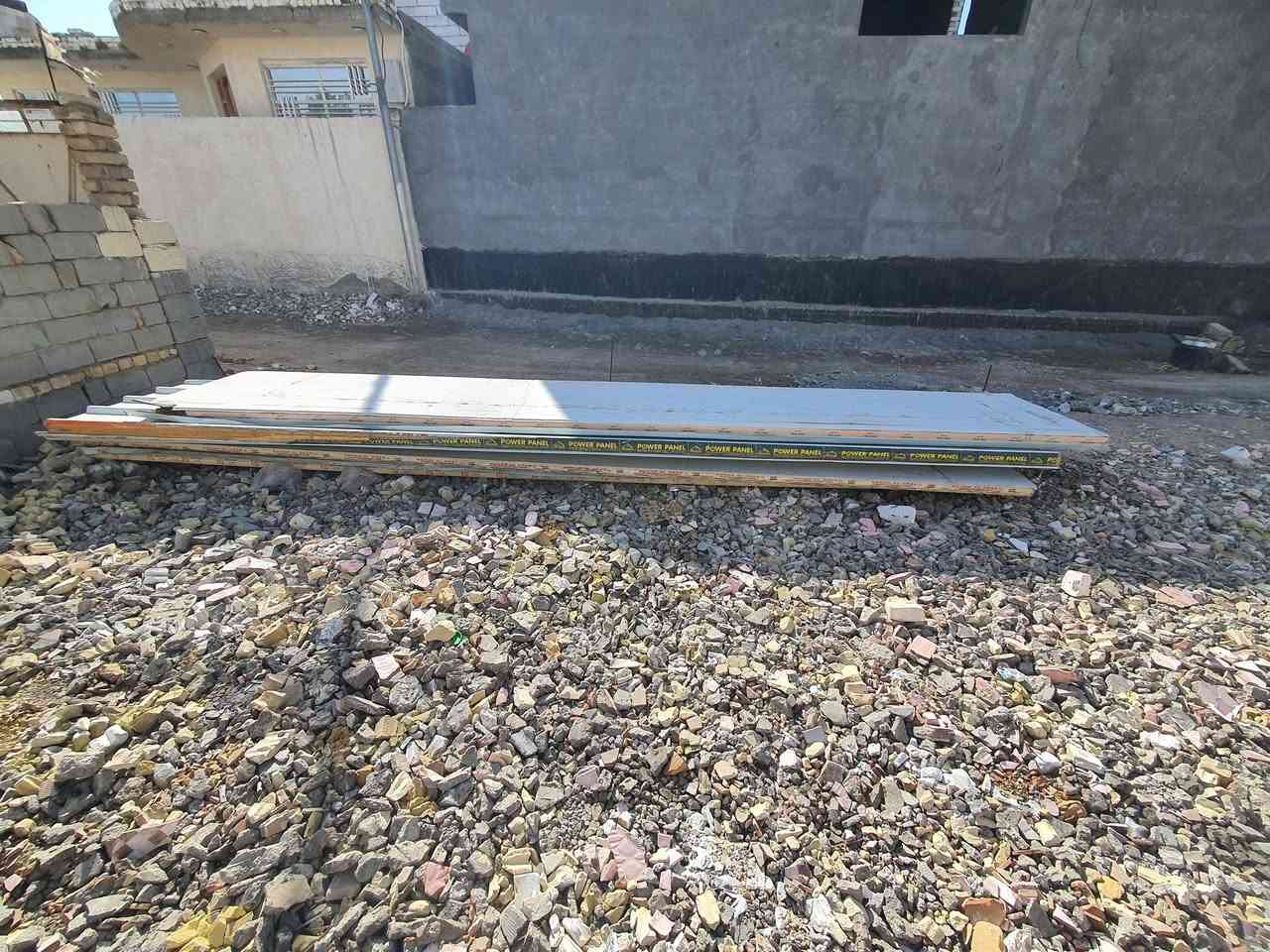 سندويج بنل للبيع عدد 5 متر في طول 6متر عنوان حلة قرب العلويه شريفه بنت الحسن ... للر***********
