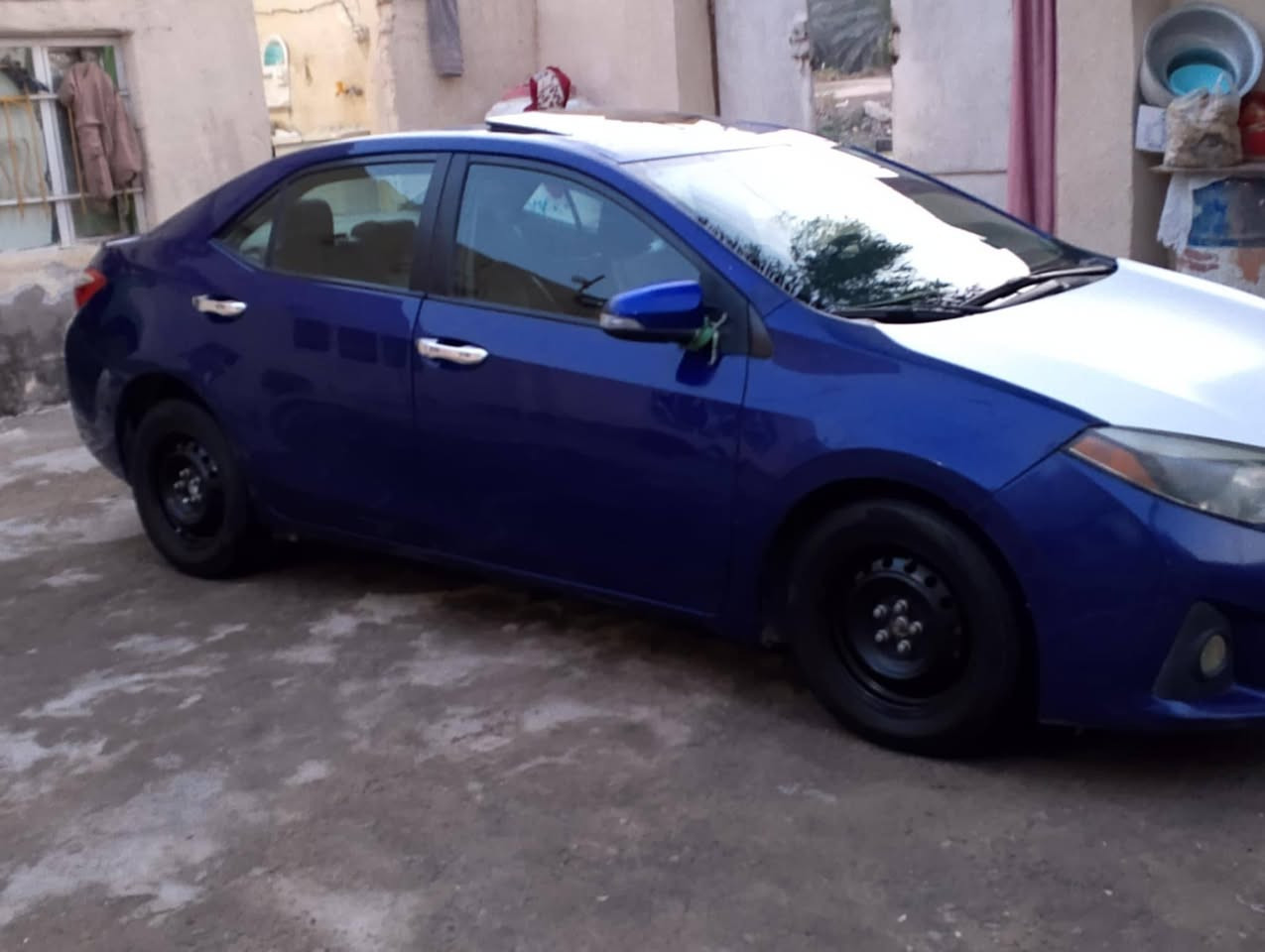 كورلا للبيع فقط بدون مراوس موديل 14فول مواصفات فئه S معرفوفه  مواصفات Sفتحه بصمه تحكم جهتين شفتات شاشه كامرا داخل ملكي بصمه أبواب وبصمه جنطه ترحيب محرك 1800كفاله كير محرك تبريد حداديه تخم تاير سياره جاهز ه من كلشي رقم بابل باسمي سنويه ل28 سياره استخدام شخصي ماشيه150 مكاني بابل 
***********
