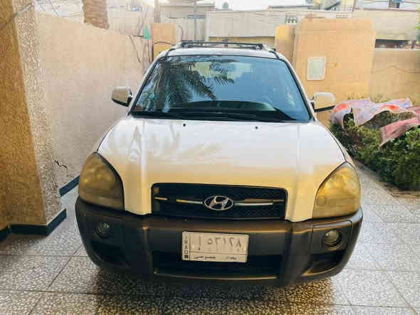 السلام عليكم
هونداي توكسان 2007 

V6 2700 

بغداد - سنويه 2029

تبديل بنيد فقط 

السياره نقصهه فقط حدايده صدر 

محرك و كير و تبريد كفاله 

الداخل نضيف 

السياره ماشيه ١٩٠ قابل للزياده 

السياره جاهزه من كل شي الحمد لله 

السعر ٦٩ و بيهه مجال حك الجيه 

و ما اعتقد تلكه هيج سعر و بهاي النضافه 

العنوان بغداد الدوره ابو دشير 

***********
