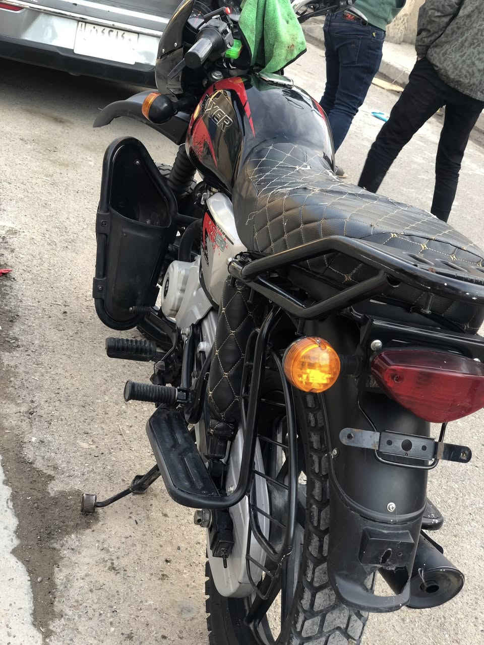 سلام عليكم من رخصت الكروب بوكسر جبلي وراق دراجه مكفوله نضافته شوفت عينك وتجي تكلب وتشوف دراجه دراجه مال بيت مخليه على كد طلعتي لسوك مكاني بغداد الشعب :سعر مليون ٤٠٠وبيه مجال 
١٤٠٠:رقم تليفون :*********** اي وقت موجود تصل ودلل
