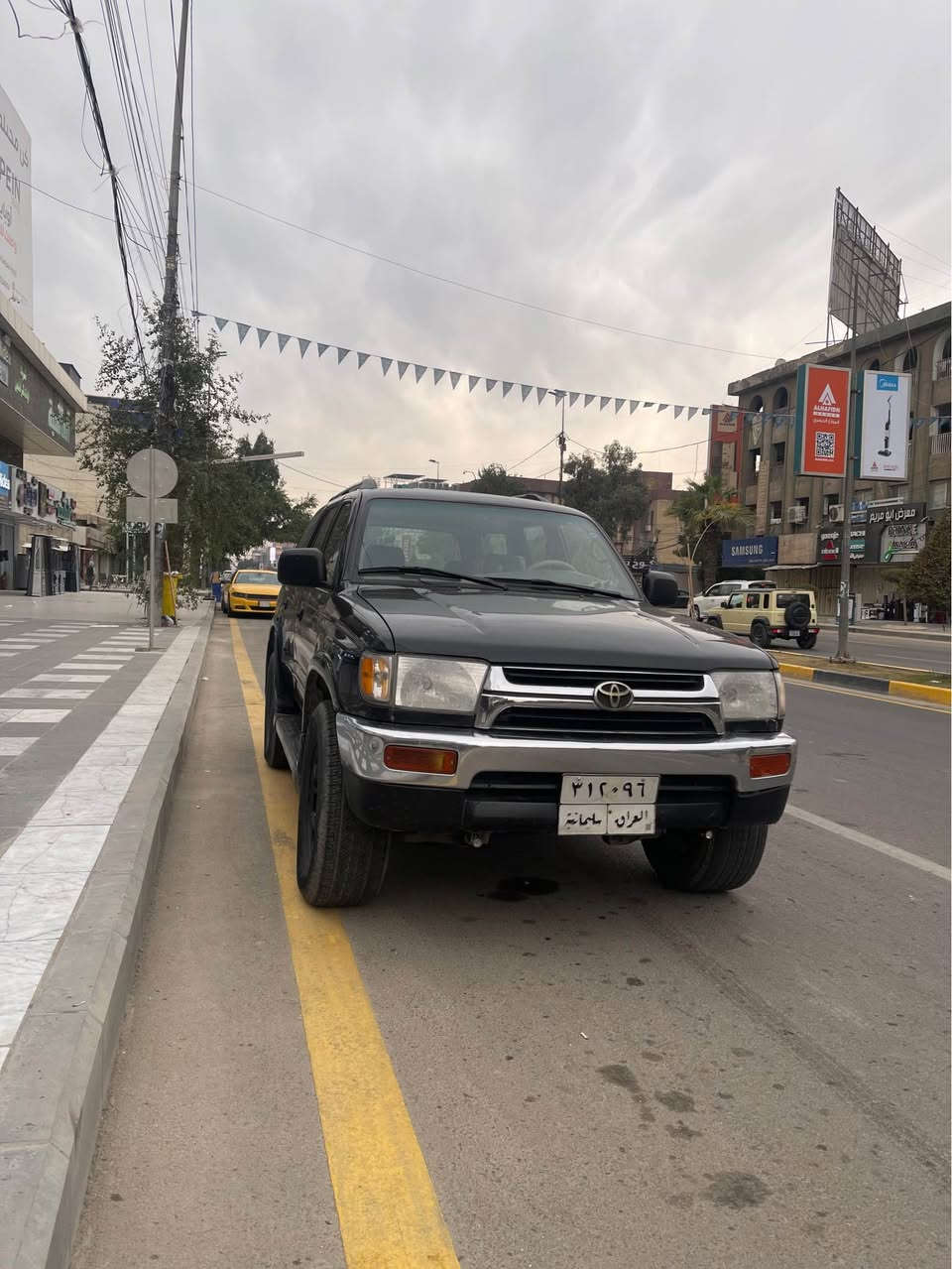 للبيع تويوتا فورنر موديل 1997
فول مواصفات – سيارة متصرف عليها بالكامل وكلشي بيها شغال 100%

🔹 مكينة 6 سلندر 3400cc
🔹 المكينة كفالة
🔹 السيارة كلها كفالة عامة

🔸 ماشية: 164 ألف كم
🔸 مثبت سرعة أصلي
🔸 تحكم بالبريك والبنزين من الستيرن
🔸 صبغ جديد
🔸 درجة أولى
🔸 ما بيها أي حادث نهائيًا
🔸 السيارة كلش نظيفة ومرتبة

🛞 التايرات جديدة كليًا ومخليتها بـ 350 ألف

📌 رقمها سليمانية
📌 تتحول باسمك ثاني يوم مباشرة

سيارة قوية ومضمونة، جاهزة للاستخدام والسفر، ما تحتاج أي شي. فرصة ذهبية للي يريد فورنر نظيف وعلى الكفالة
***********
السعر 85 وبيها مجال مو سعرها الله شاهد بس مستعجل على البيعة
مكان السيارة الكرخ حي الأعلام.. Colombo, Sri Lanka
