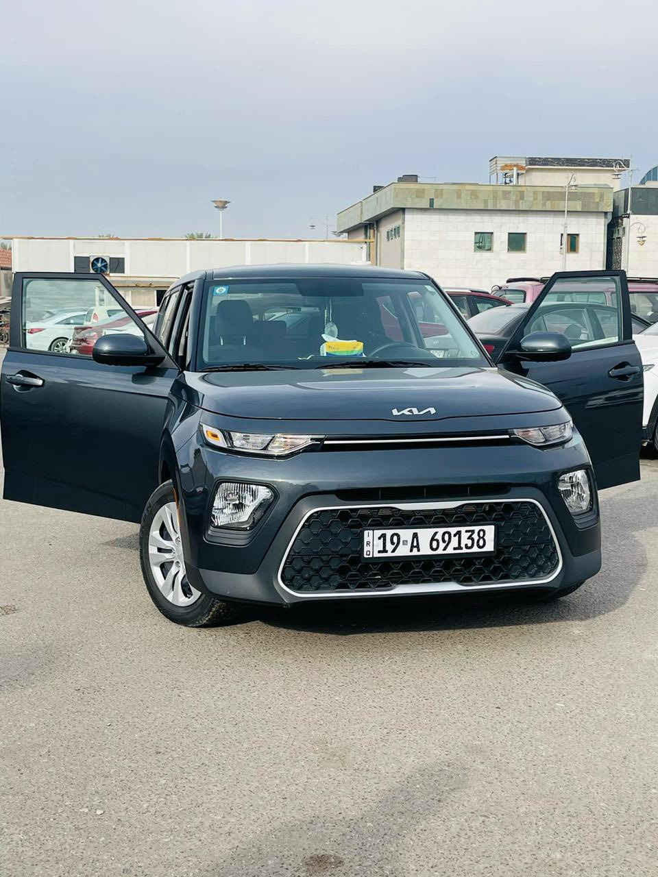 سلام عليكم كيا صول للبيع مديل 2022  السيارة جديده  السعر 160 وبيها مجال لشراي مكاني كربلاء***********

