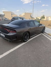 HEMI ٥٧٠٠ • ماشي ٦٢٠٠٠ كم • قطعتين صبغ