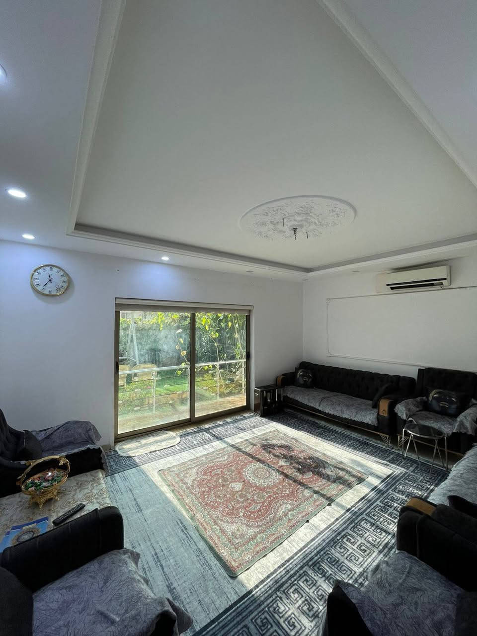 #لاوان_ستي
منزل للبيع بسعر مناسب في اربيل 
مجمع لاوان ستي 
200م
2نوم
يتسجل طابو صرف

0750 846 2528 

***********
